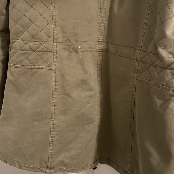 Guess women’s midweight cargo jacket with hood - Picture 6 of 8